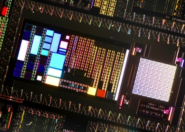 D-Wave's new 512-qubit Vesuvius chip
